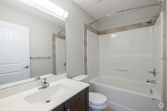 1BR, 1BA w/ Den - 743SF - 1st Bathroom - Beacon Heights Apartments