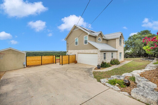 Building Photo - Dream property with Texas Hill Country vie...