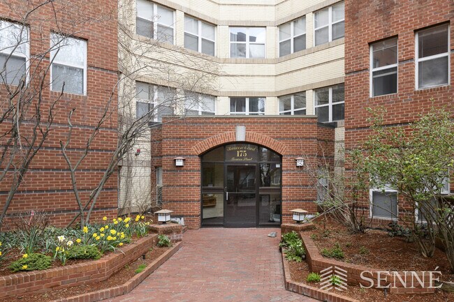 Building Photo - 177 Beacon St