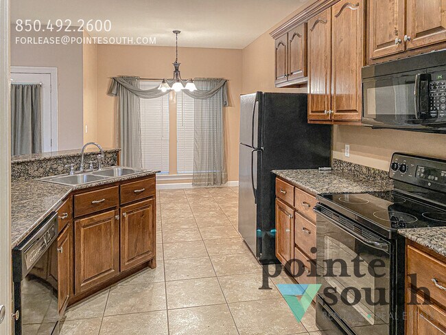 Foto del edificio - 9237 Greenleaf Dr