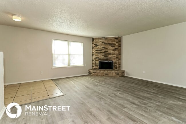 Foto del edificio - 3904 Royal Crest Dr