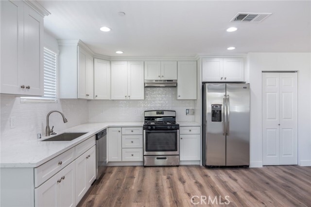 Foto del edificio - 1255 W 8th St