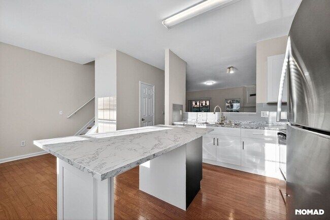 Building Photo - Charming 4BR Townhome in Tucker