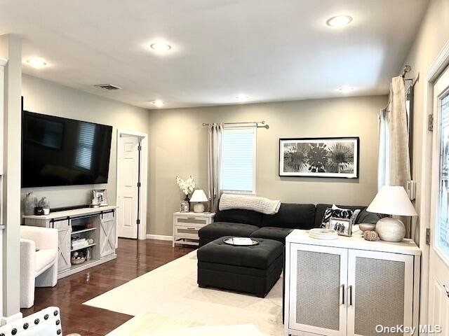 Foto del edificio - 44 Tameling Ave