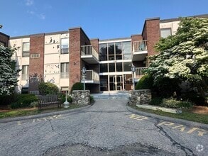Building Photo - 147 Turner Rd