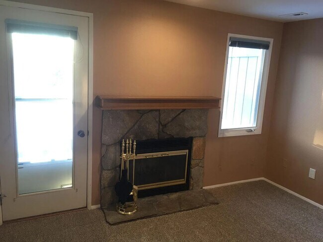 Foto del edificio - 2 Bedroom, 1 Bath Condo in South Anchorage