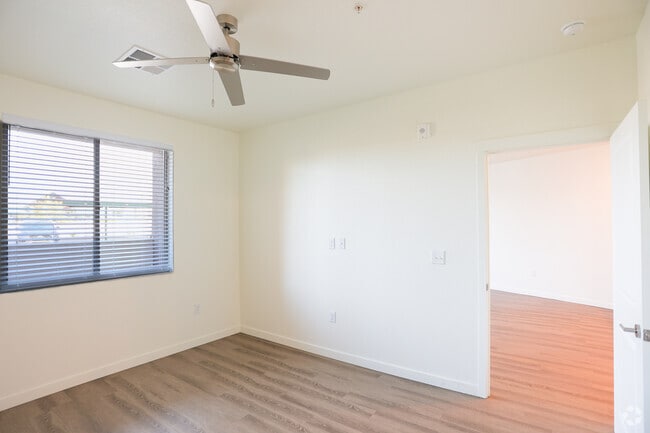 1BD, 1BA - 964SF - Allaso Journal Center