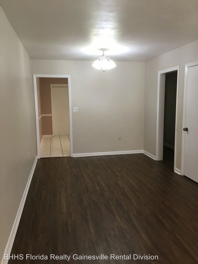 Building Photo - 3823 NW 45th St