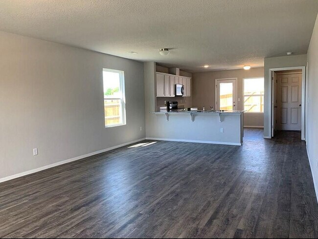 Building Photo - 1075 S Nighthawk Ln