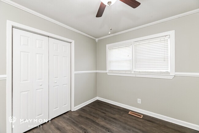 Building Photo - 421 Clarine Dr