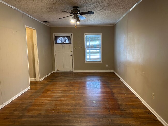 Building Photo - Covered Front Porch / No Carpet / Fridge I...