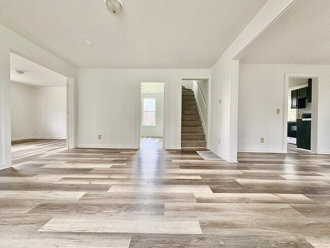 Foto del edificio - 2117 Bertrand St