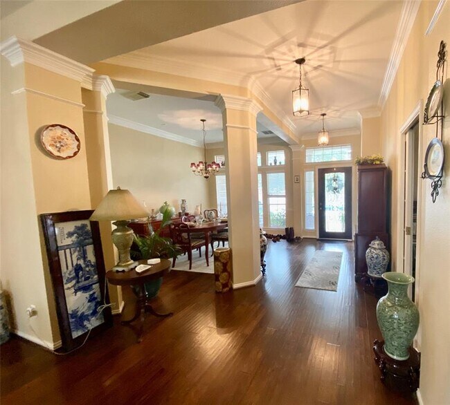 Building Photo - 23622 Whispering Wind