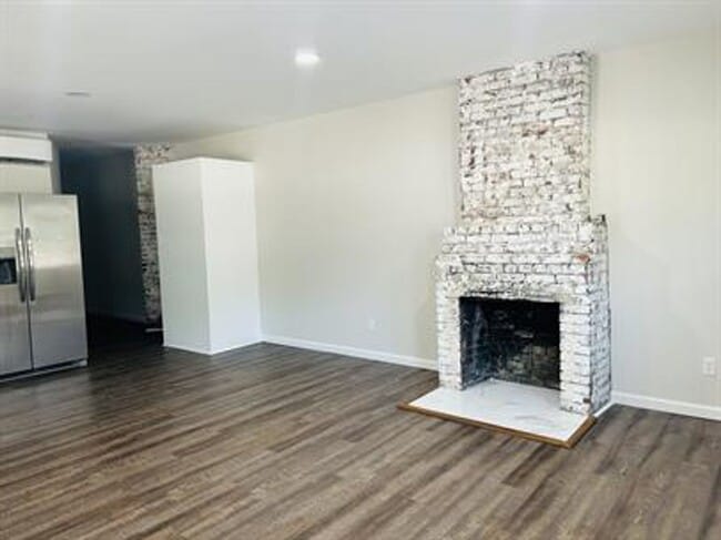 Photo - Brand New Renovated 2/1 Available Now! Townhome