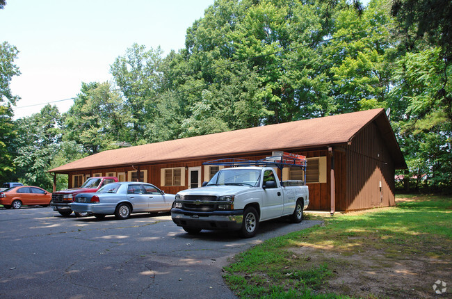 Building Photo - Tobaccoville Crossing