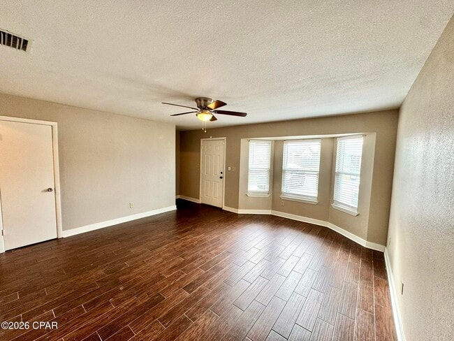 Building Photo - 2523 Johnson Dr