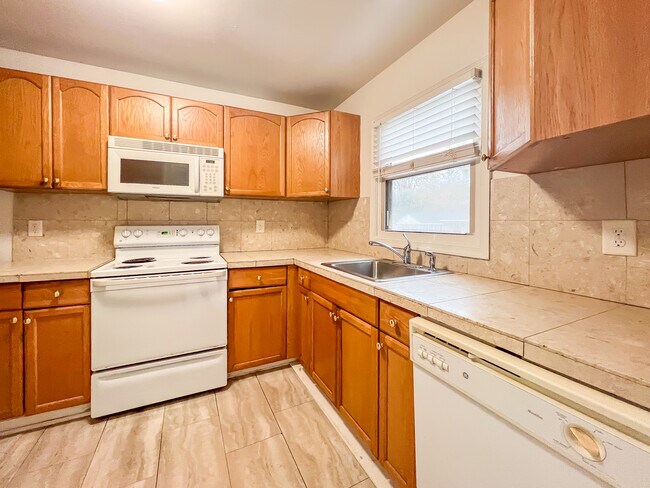 Foto del edificio - 26 Fox Hill Dr