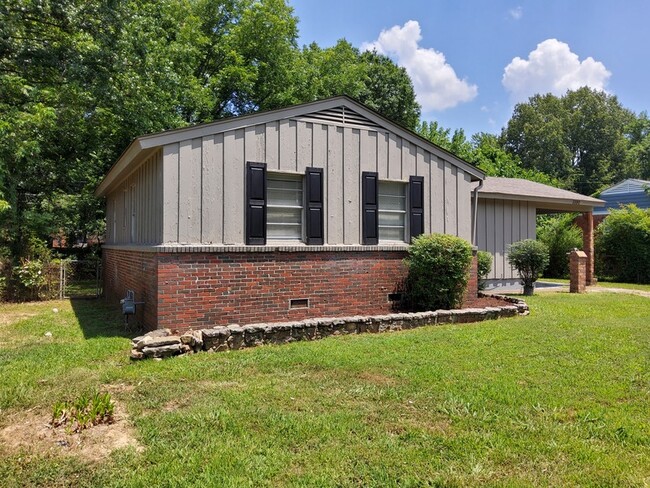 Building Photo - 5590 Millbranch Rd