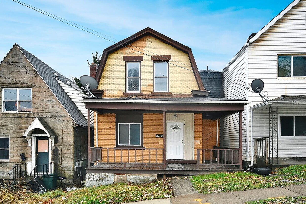 Primary Photo - Charming 3-Bedroom Home in North Braddock ...