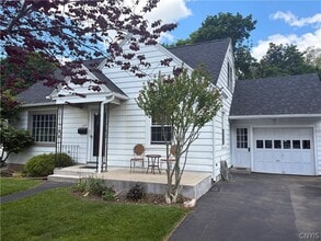 Building Photo - 240 Ferncliff Ave