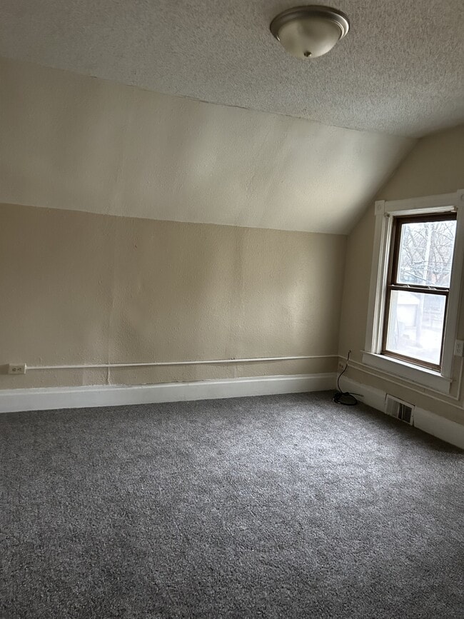 Building Photo - 701 9th Ave N