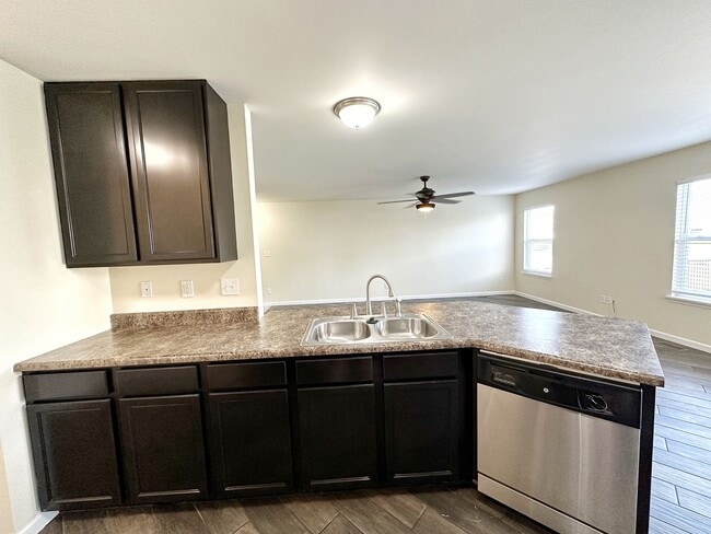 Building Photo - Coming SOON! Beautiful 3-Bedroom Townhome in Wentzville with Finished Basement and Community Amen...