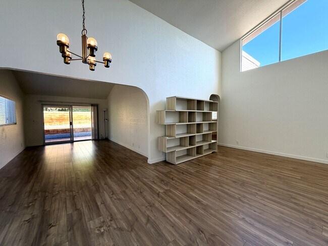 Foto del edificio - ROYAL KUNIA - 4 BDRM/2 BATH/ENCLOSED GARAGE