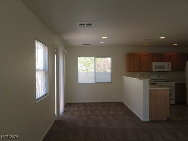 Foto del edificio - 954 Coronado Peak Ave