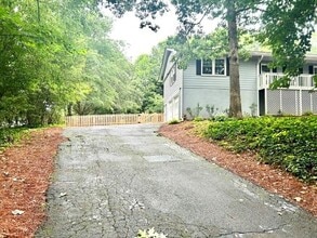 Building Photo - 80 Pinehurst Ln