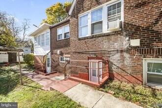 Building Photo - 807 Houston Ave