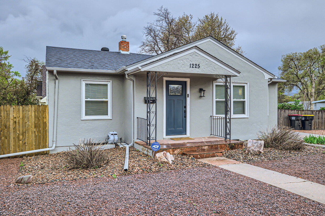 Primary Photo - 1225 E Yampa St