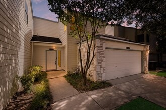 Building Photo - 8548 Echo Creek Ln