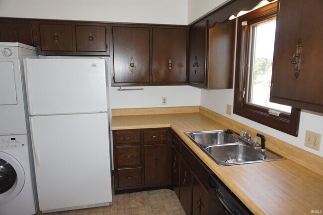 Building Photo - 617 Villa Park Ct