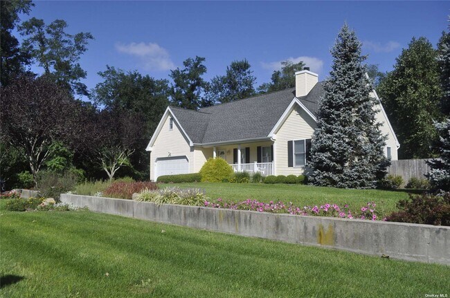 Building Photo - 1056 Peconic Bay Blvd