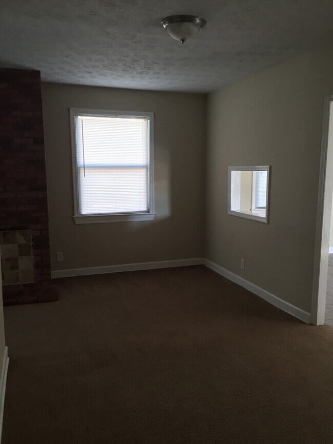 Foto del edificio - 3 Bedroom 1 Bath Lakeshore Home