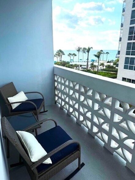 Foto del edificio - 4250 Galt Ocean Dr