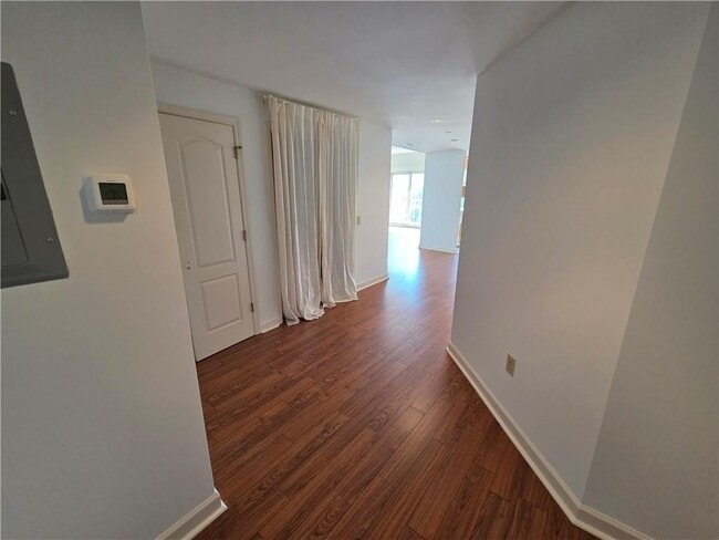 Building Photo - 195 14th St NE