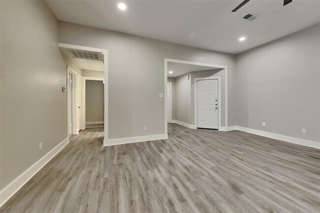 Building Photo - 2119 Havenhouse Dr
