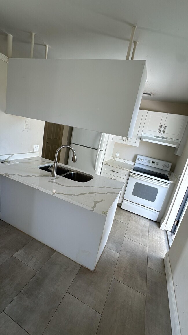 Foto del edificio - 309 Malverne Rd