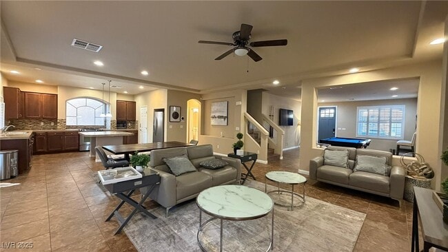 Foto del edificio - 6451 Parrot Ridge Ct