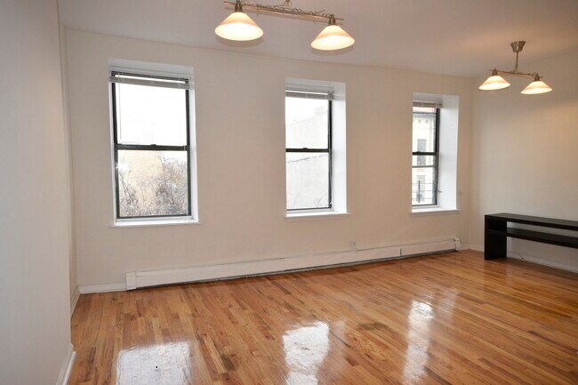 Foto del edificio - 1228 Bedford Ave