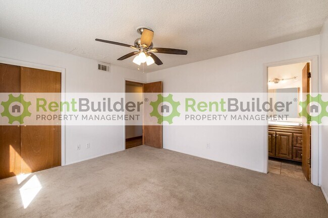 Foto del edificio - 14104 Turner Pl NE