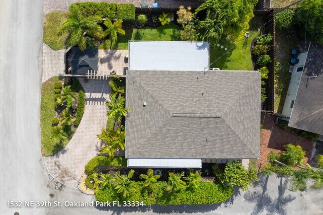 Foto del edificio - 1532 NE 39th St