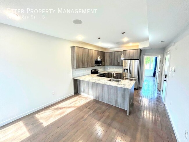 Building Photo - Large & Modern 2BR/1BA Temple Area Apt wit...