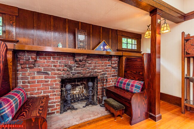 Building Photo - 211 Glen Ridge Ave