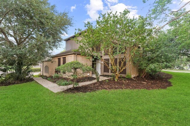 Foto del edificio - 18118 Lakeside Ln