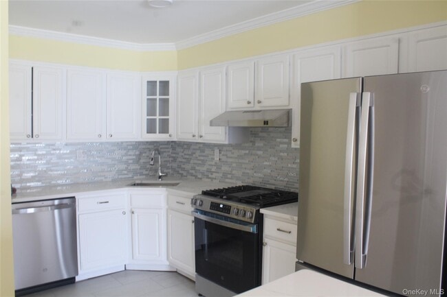 Building Photo - 274 Robinson Ave