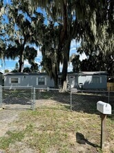 Building Photo - 17110 Live Oak Ln