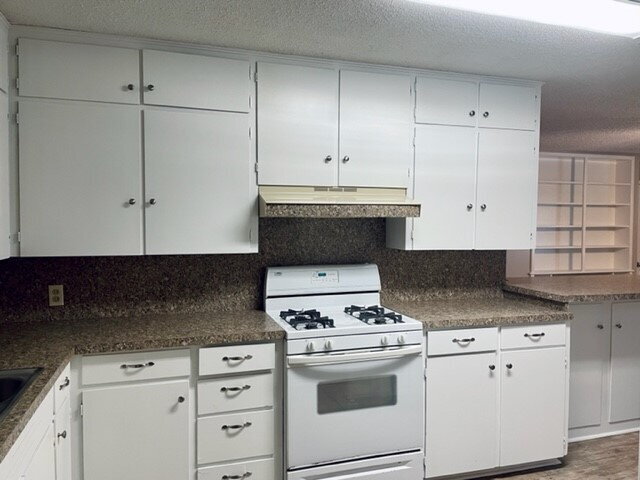 Foto del edificio - 3 bedroom 2 bath in quiet neighborhood