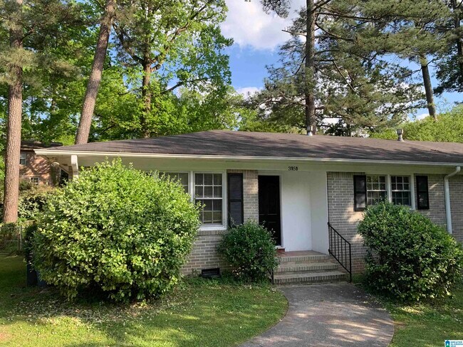 Building Photo - 3959 Montclair Rd
